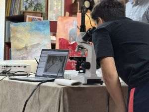 Peste 400 de copii din medii vulnerabile participă la ateliere de ştiinţă cu sprijinul KFC şi Bucharest Science Festival